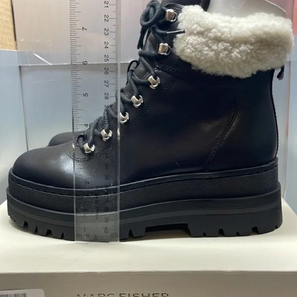 BNIB MARC FISHER LTD PIERSON LUG /Hiking SOLE Platform BOOTIE size 8 - Picture 5 of 7